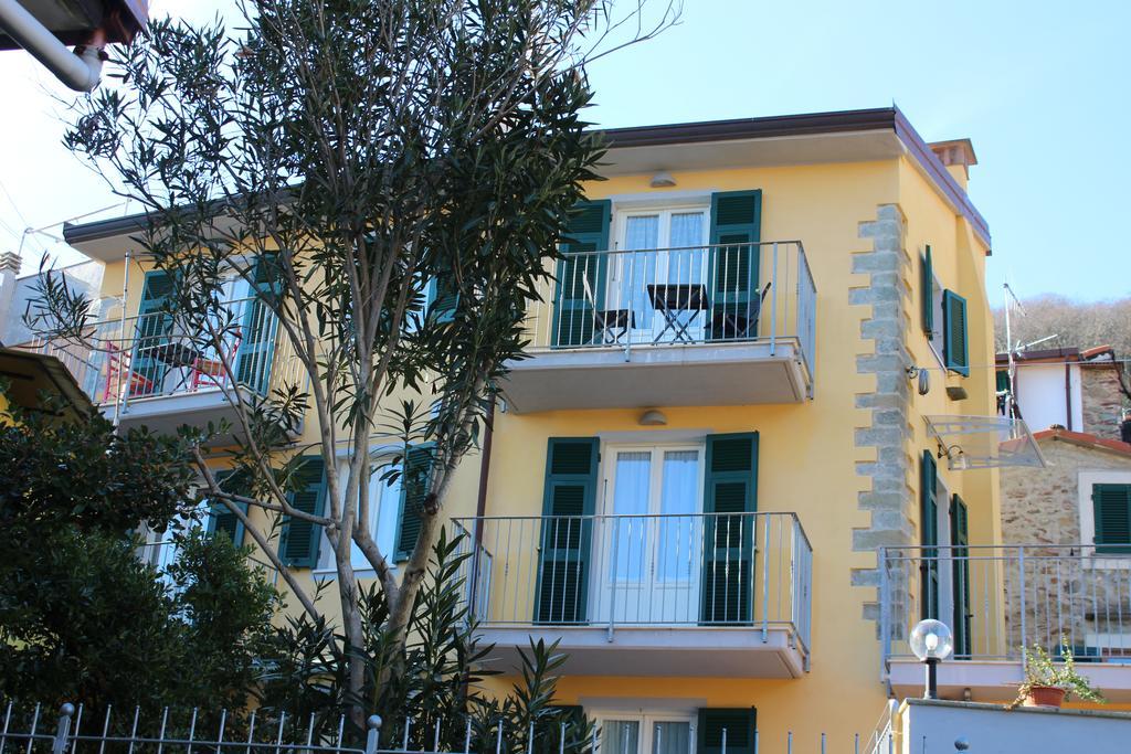 Pietra Di Mare Hotel Biassa Exterior photo
